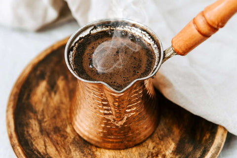 Türk kahvesinin tadını filtre kahveden bu kadar farklı kılan şey nedir?